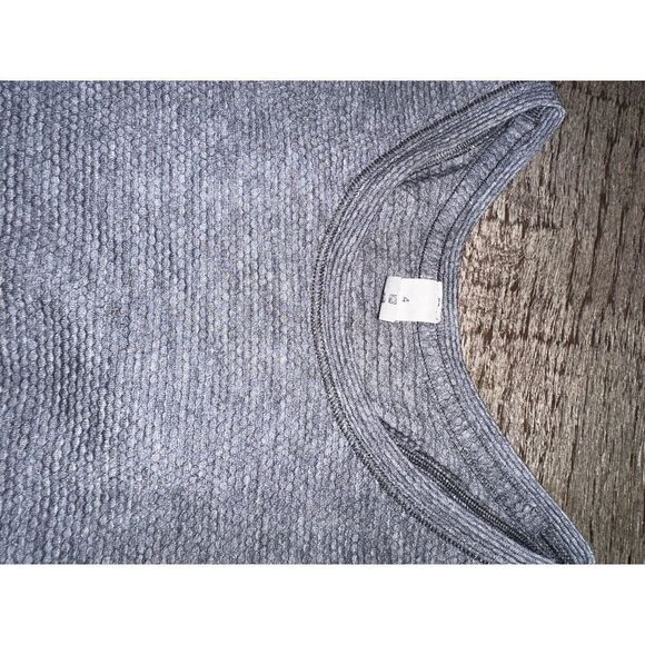 Lululemon muscle tank - Picture 3 of 5